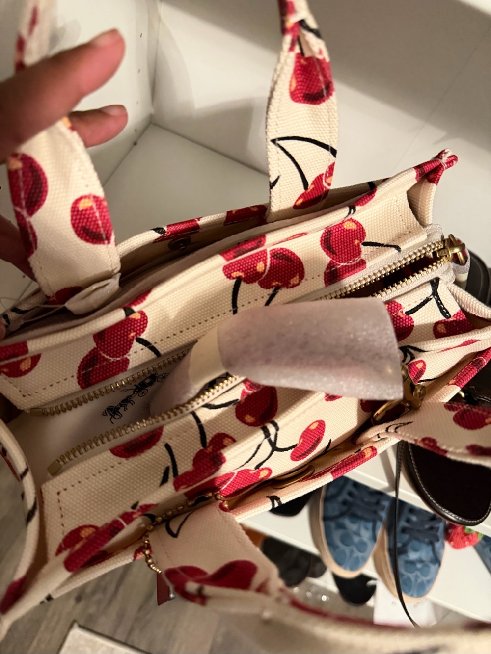 NWT Coach Cherry Print Cargo Tote 26 Rare Find - Picture 4 of 8